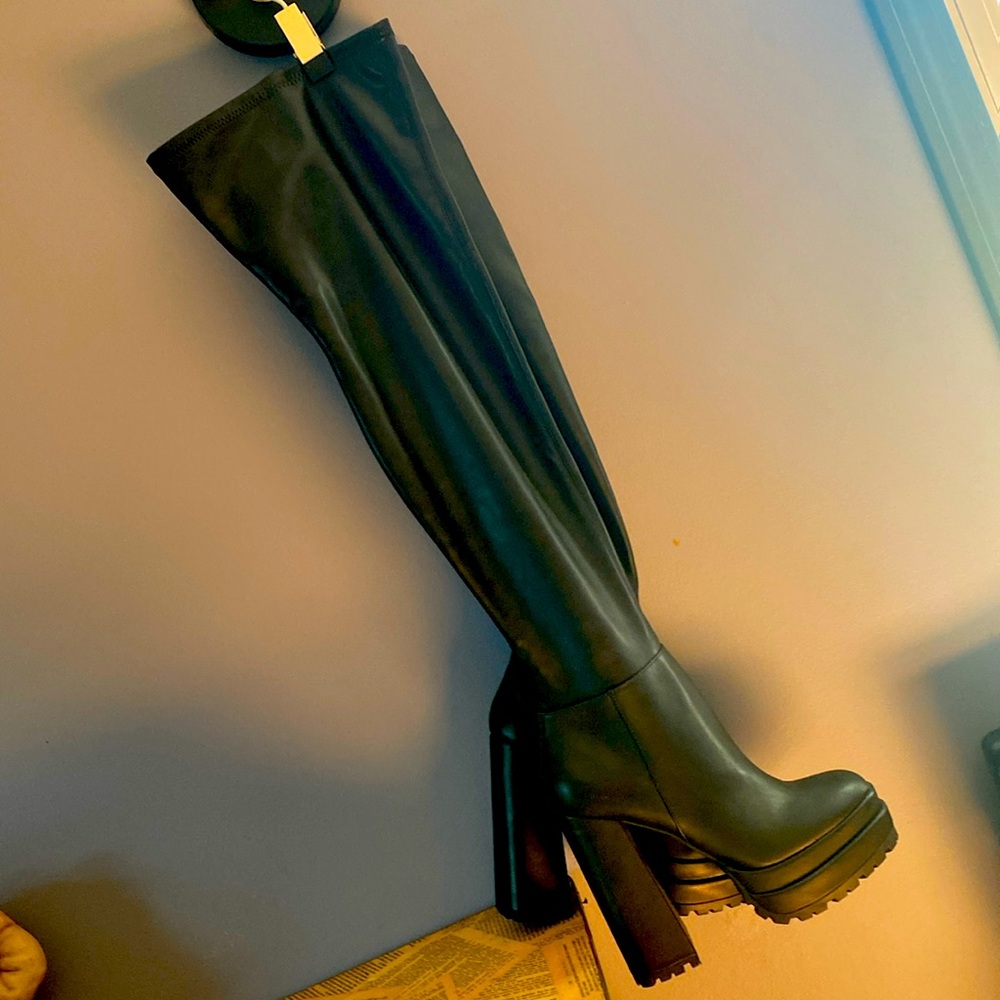 Jennifer Lopez Millit Platform Boot